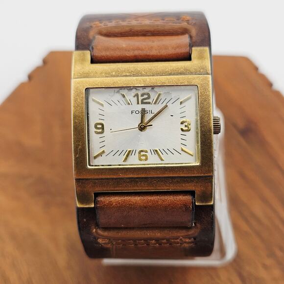Fossil Men's Gold Tone Dial Wide Brown Leather Band Distressed Casual Everyday - Picture 1 of 6